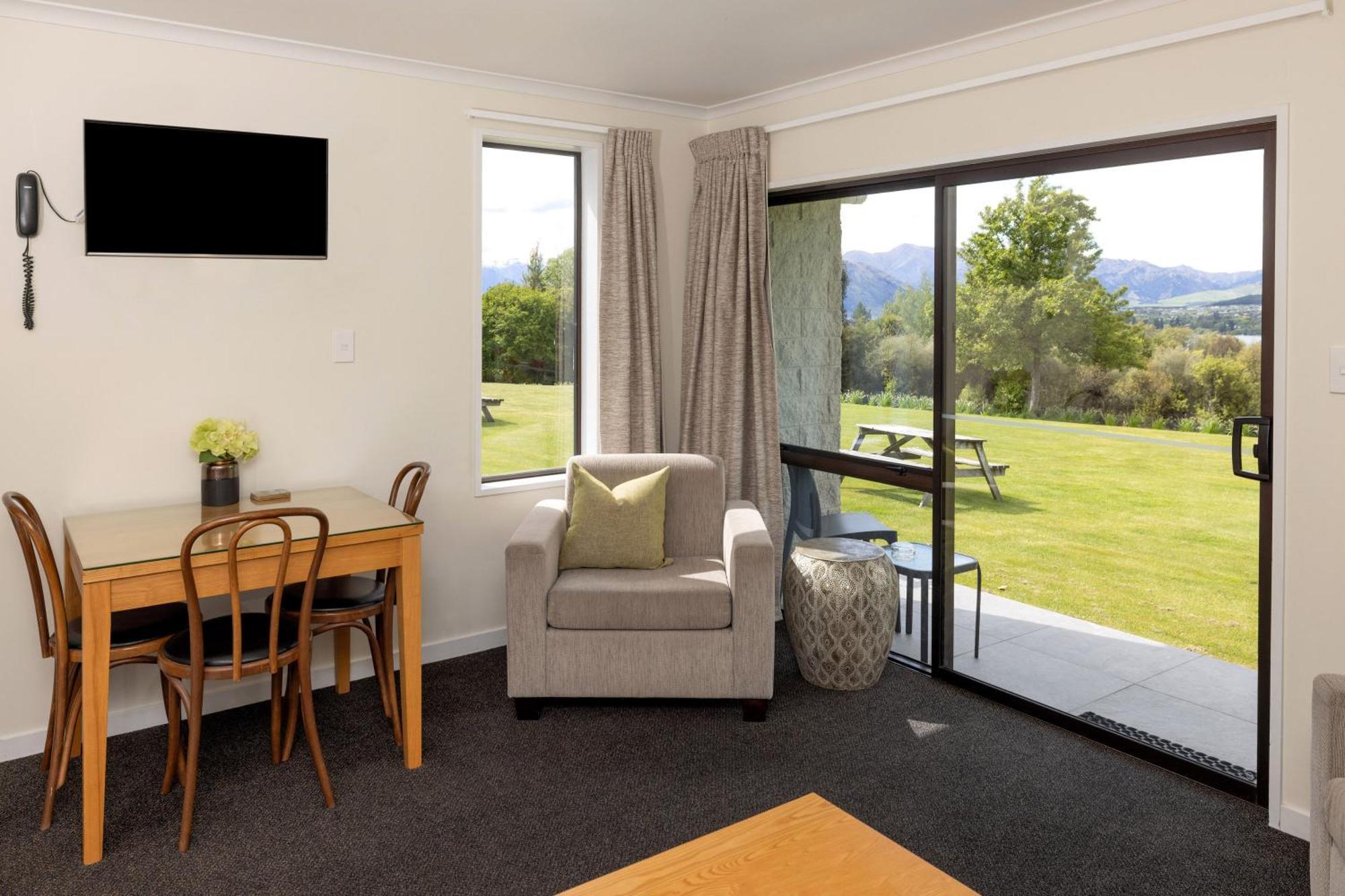 Wanaka Top 10 Holiday Park Bagian luar foto