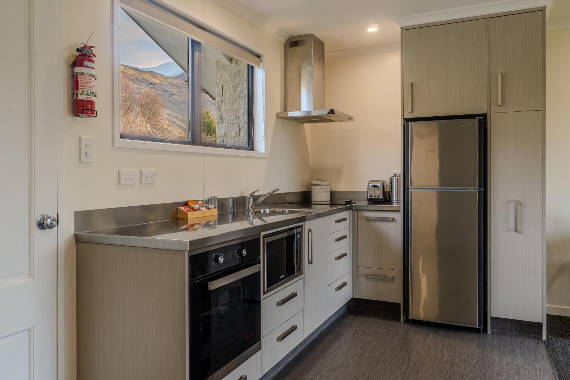 Wanaka Top 10 Holiday Park Bagian luar foto