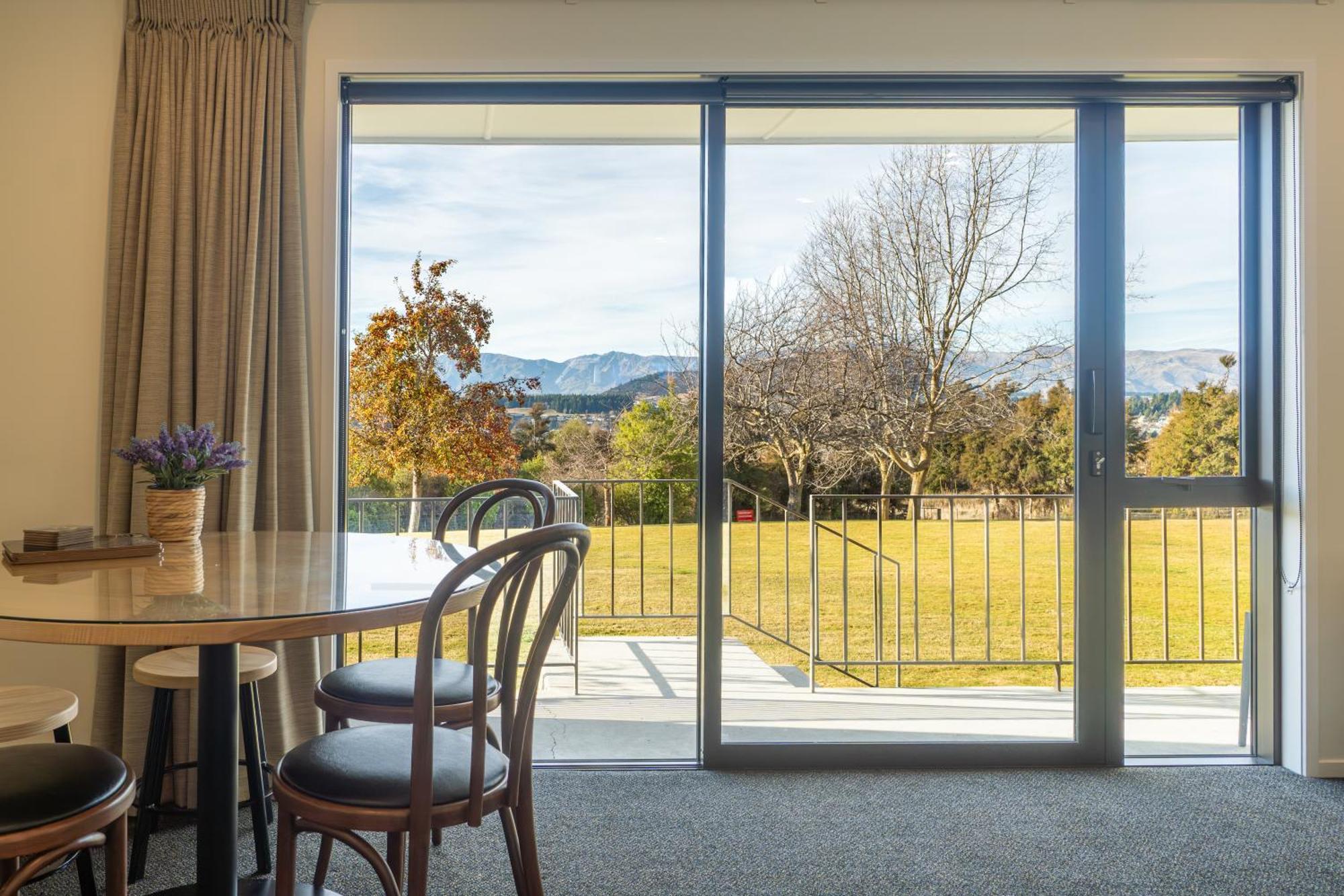 Wanaka Top 10 Holiday Park Bagian luar foto