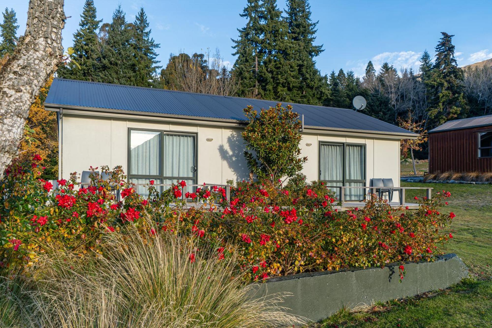Wanaka Top 10 Holiday Park Bagian luar foto