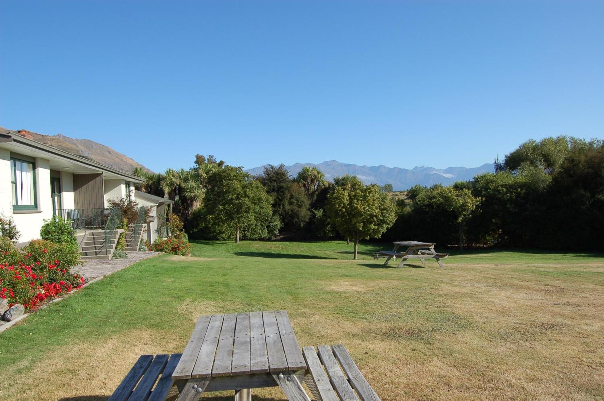 Wanaka Top 10 Holiday Park Bagian luar foto