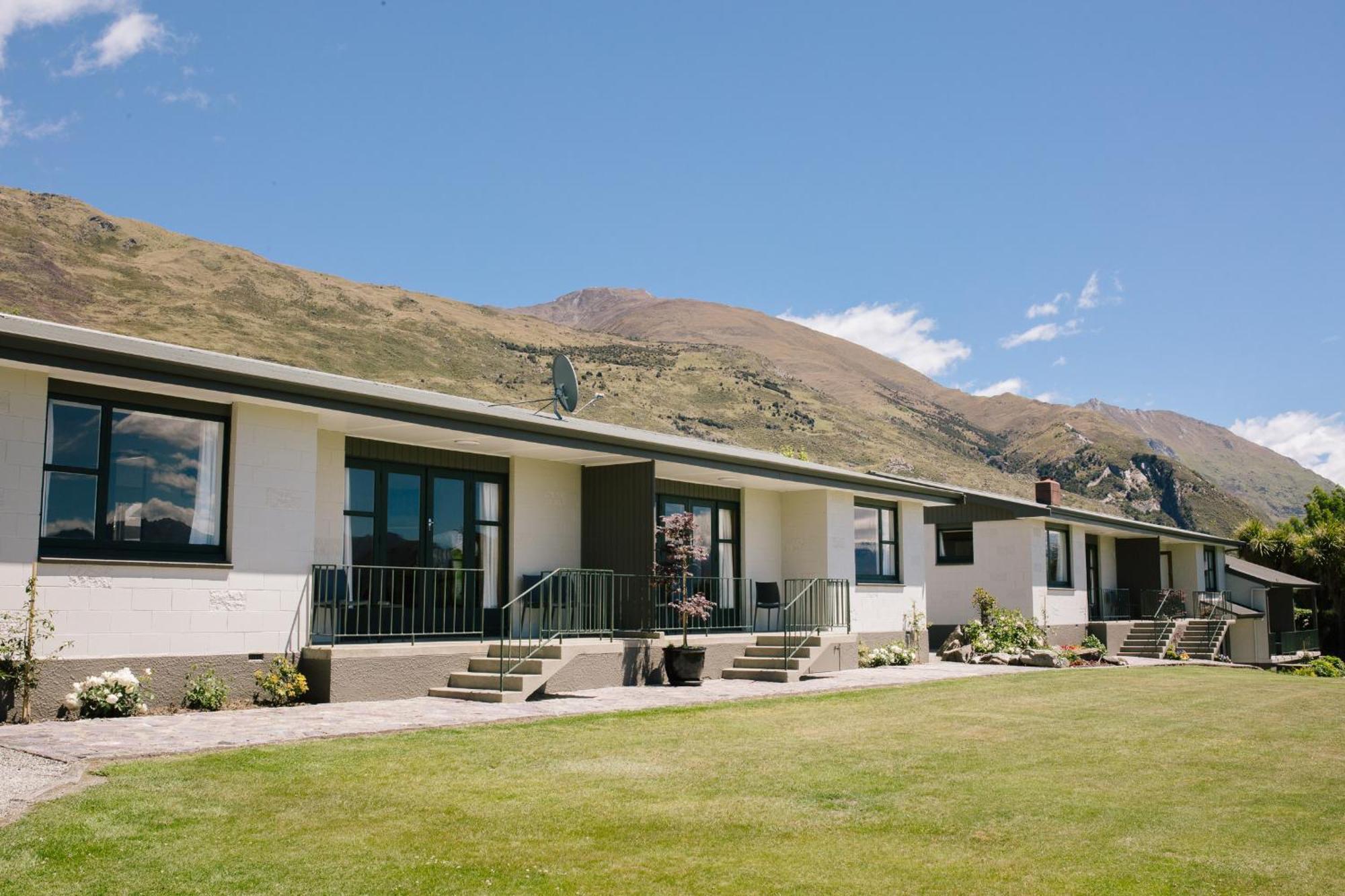 Wanaka Top 10 Holiday Park Bagian luar foto