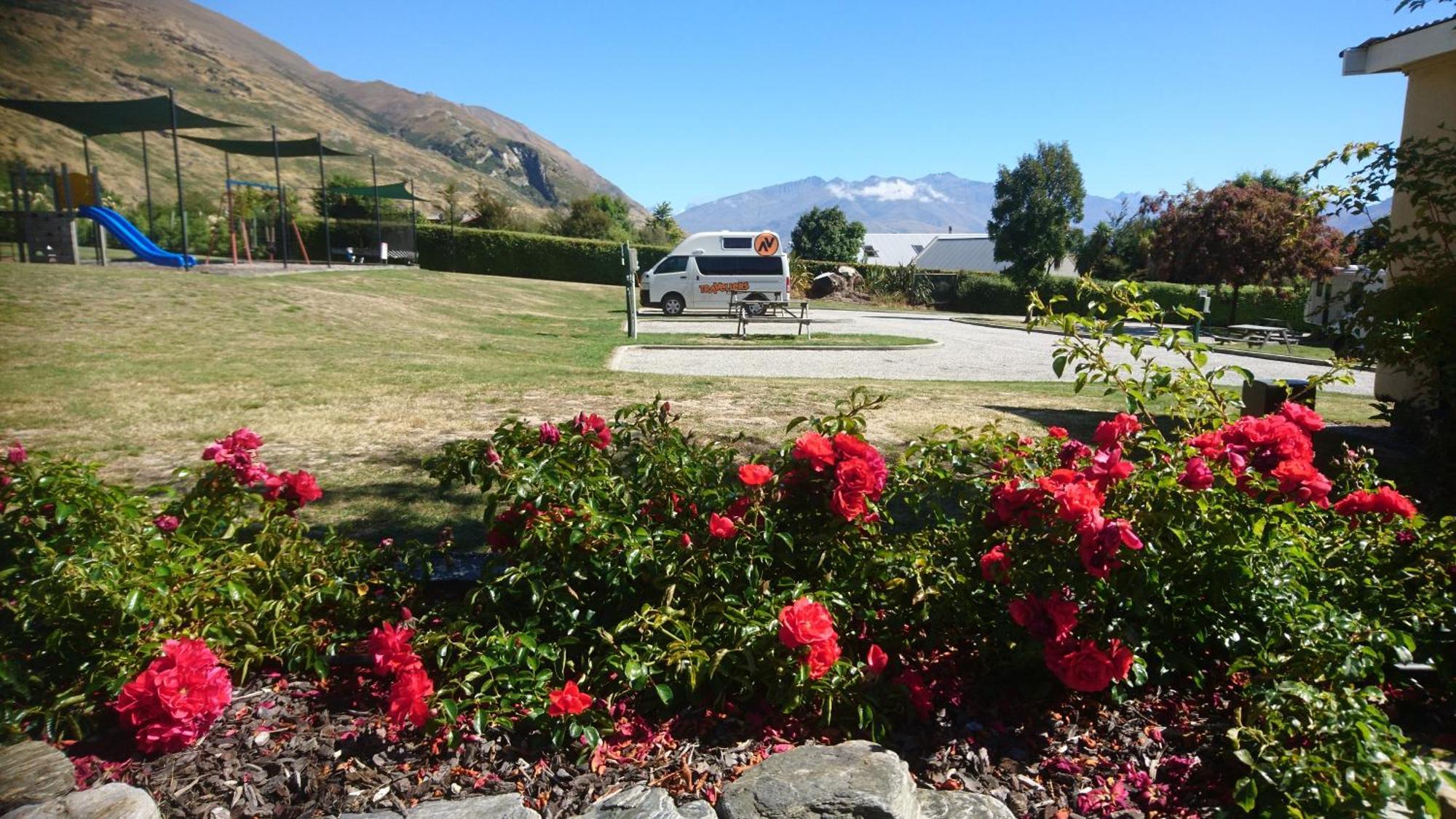 Wanaka Top 10 Holiday Park Bagian luar foto