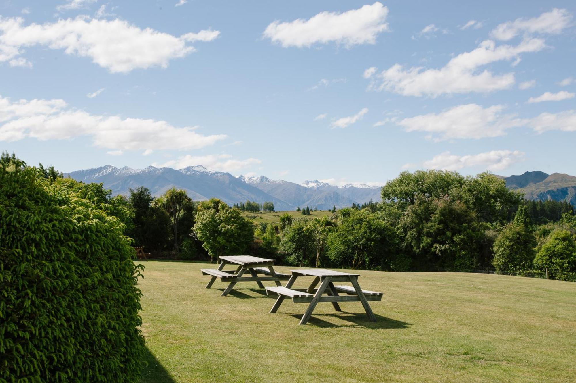 Wanaka Top 10 Holiday Park Bagian luar foto