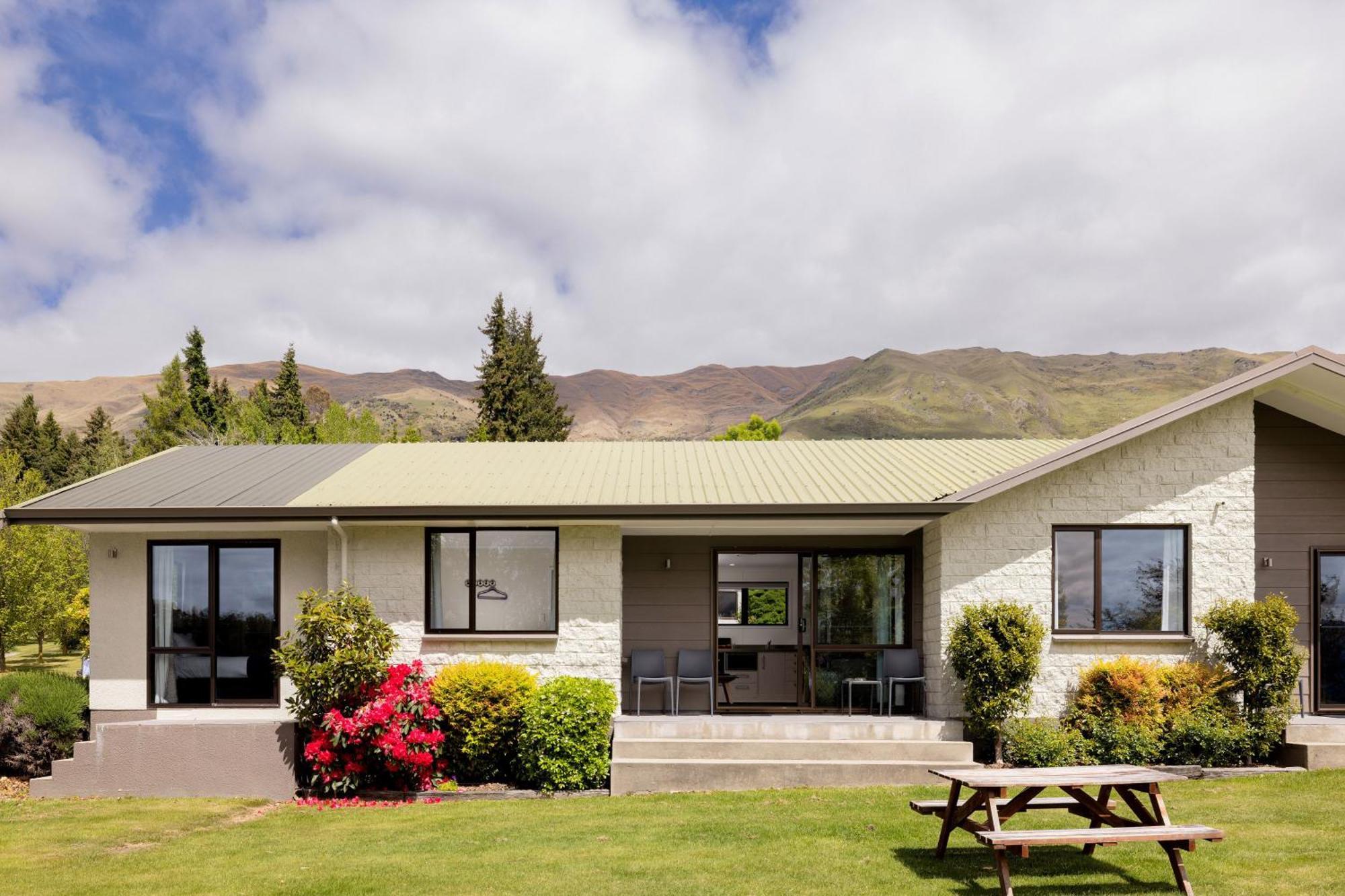 Wanaka Top 10 Holiday Park Bagian luar foto