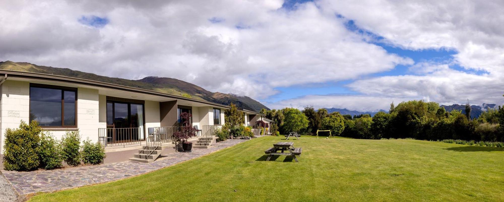 Wanaka Top 10 Holiday Park Bagian luar foto